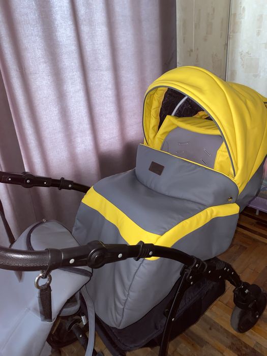 Коляска Victoria Gold з прогулянковим реверсивним блоком