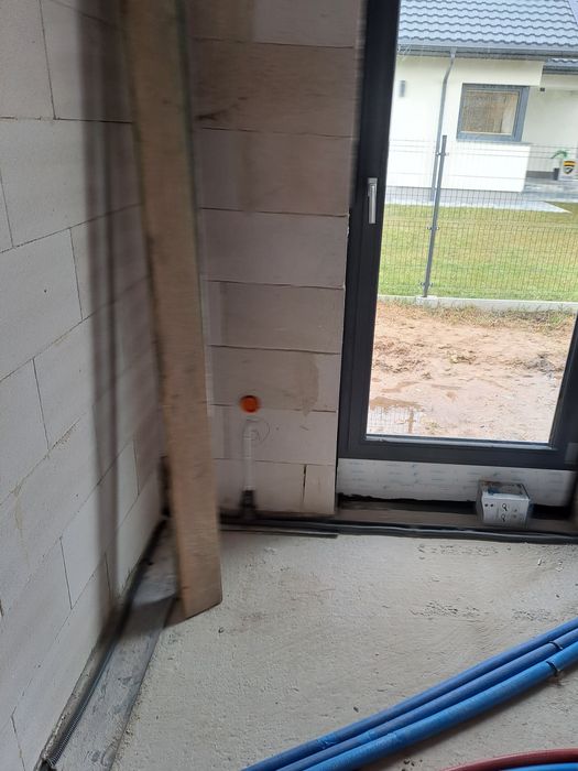 Usługi elektryczne – KinMar Construction | Profesjonalny elektryk