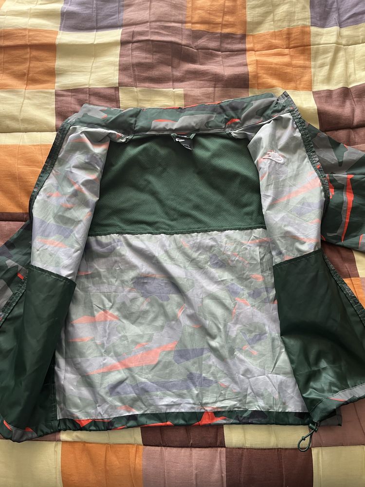 Casaco Corta-Vento Nike (VERSAO LIMITADA)