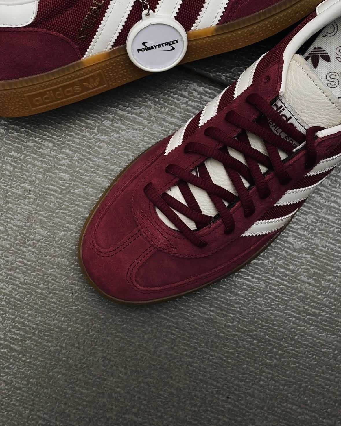 Buty codzienne adidasHandballSpezial Red nowy z metką R.39