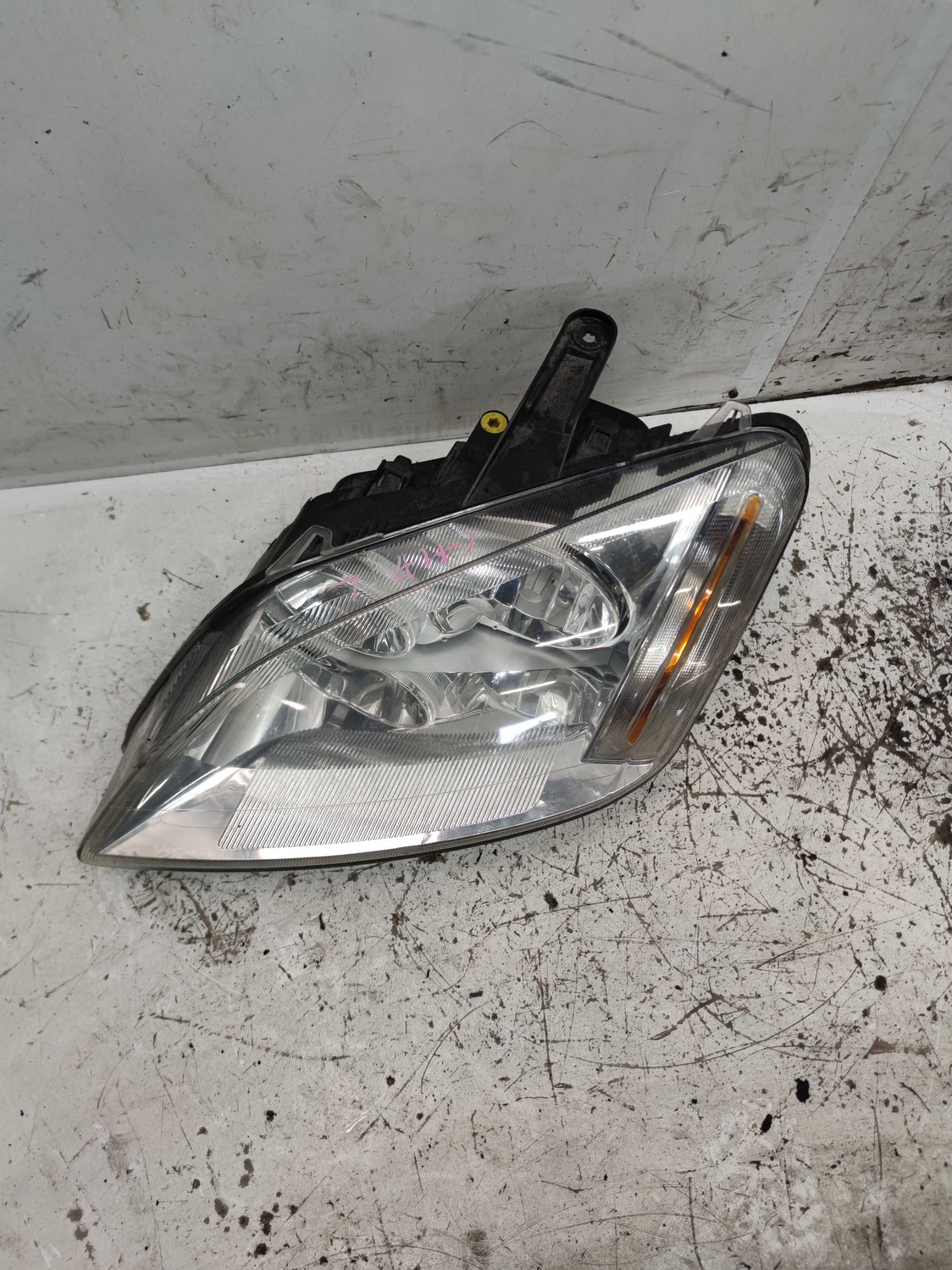 Ford C-Max Lampa Przednia Lewa Lewy Przód LP