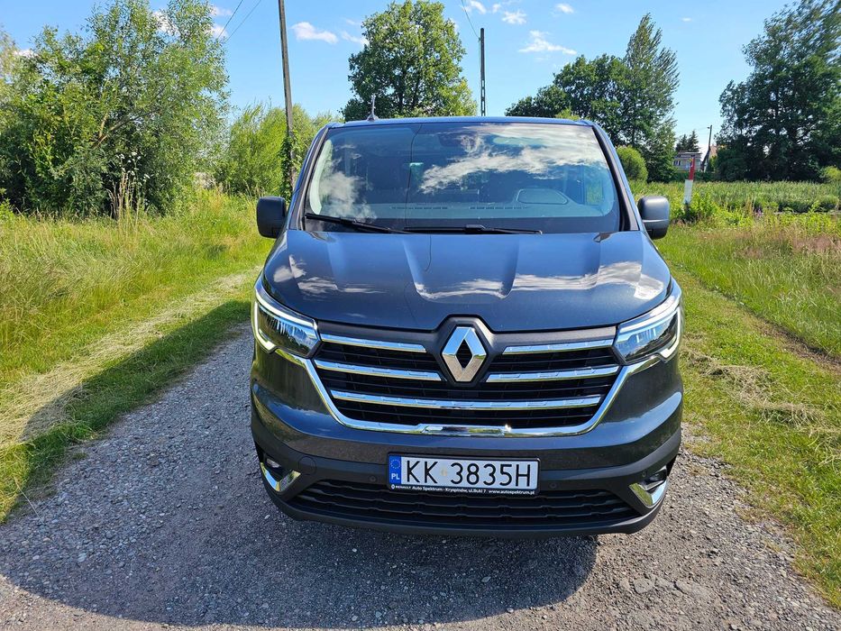 Wynajem 9 ososbowego  busa