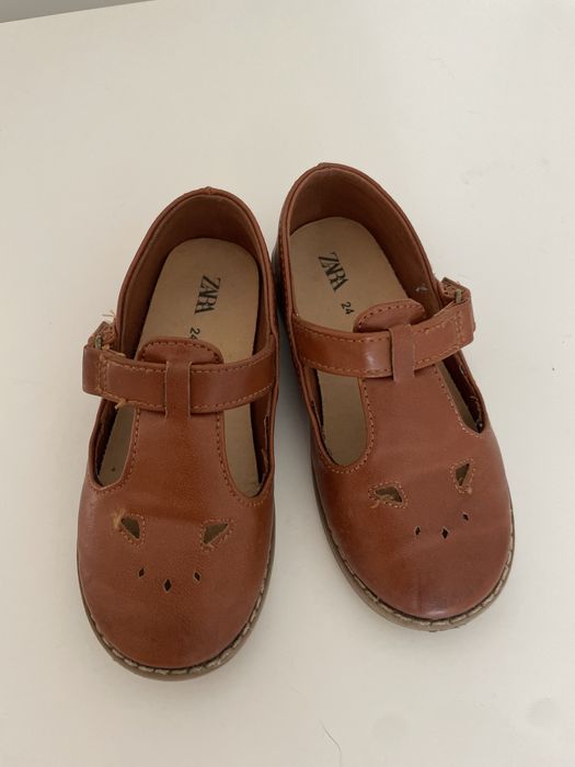 Sapatos Zara tamanho 24