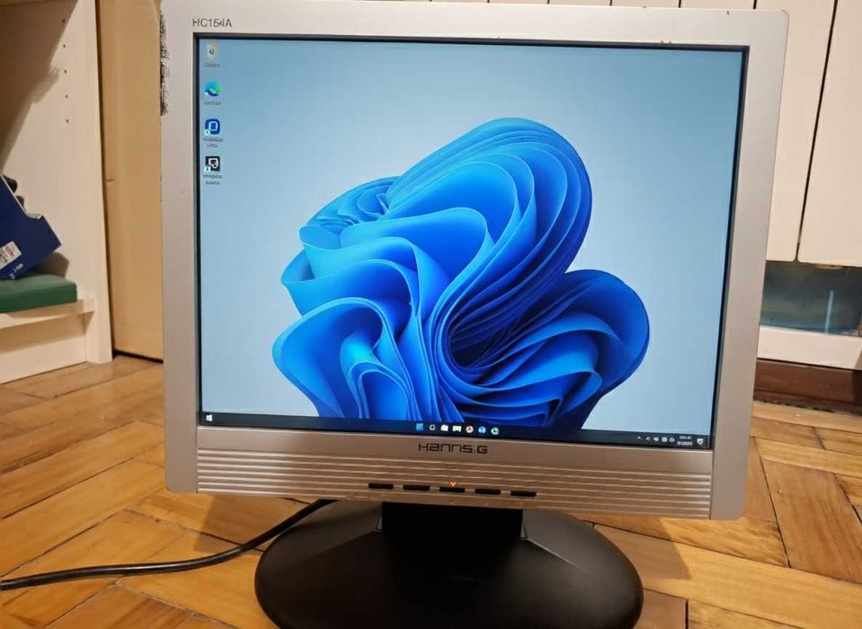 Monitor hannstar hc154 com pé (15")