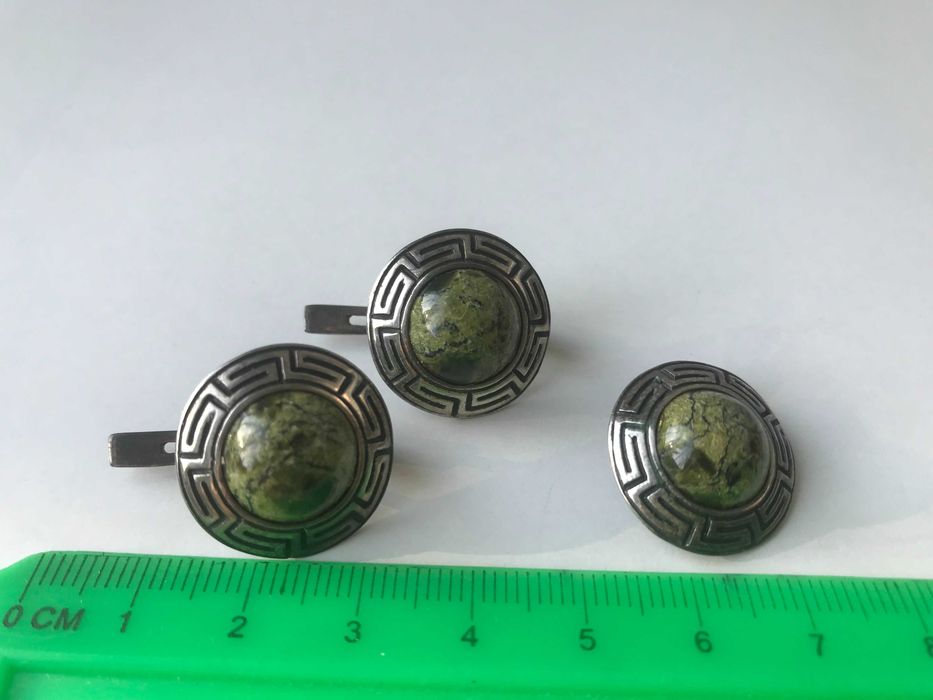 Комплект из серебра 925 пробы ( серьги, кулон  с змеевиком)