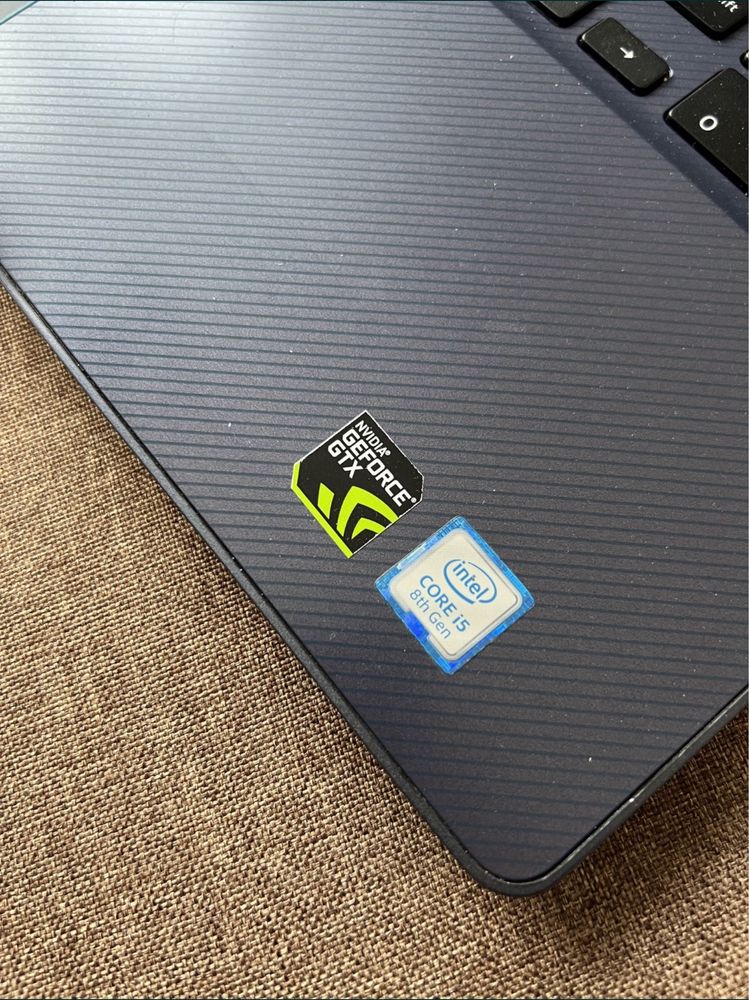 Ігровий ноутбук DELL G3 (Intel Core i5, Nvidia GeForce GTX 1050 Ti)