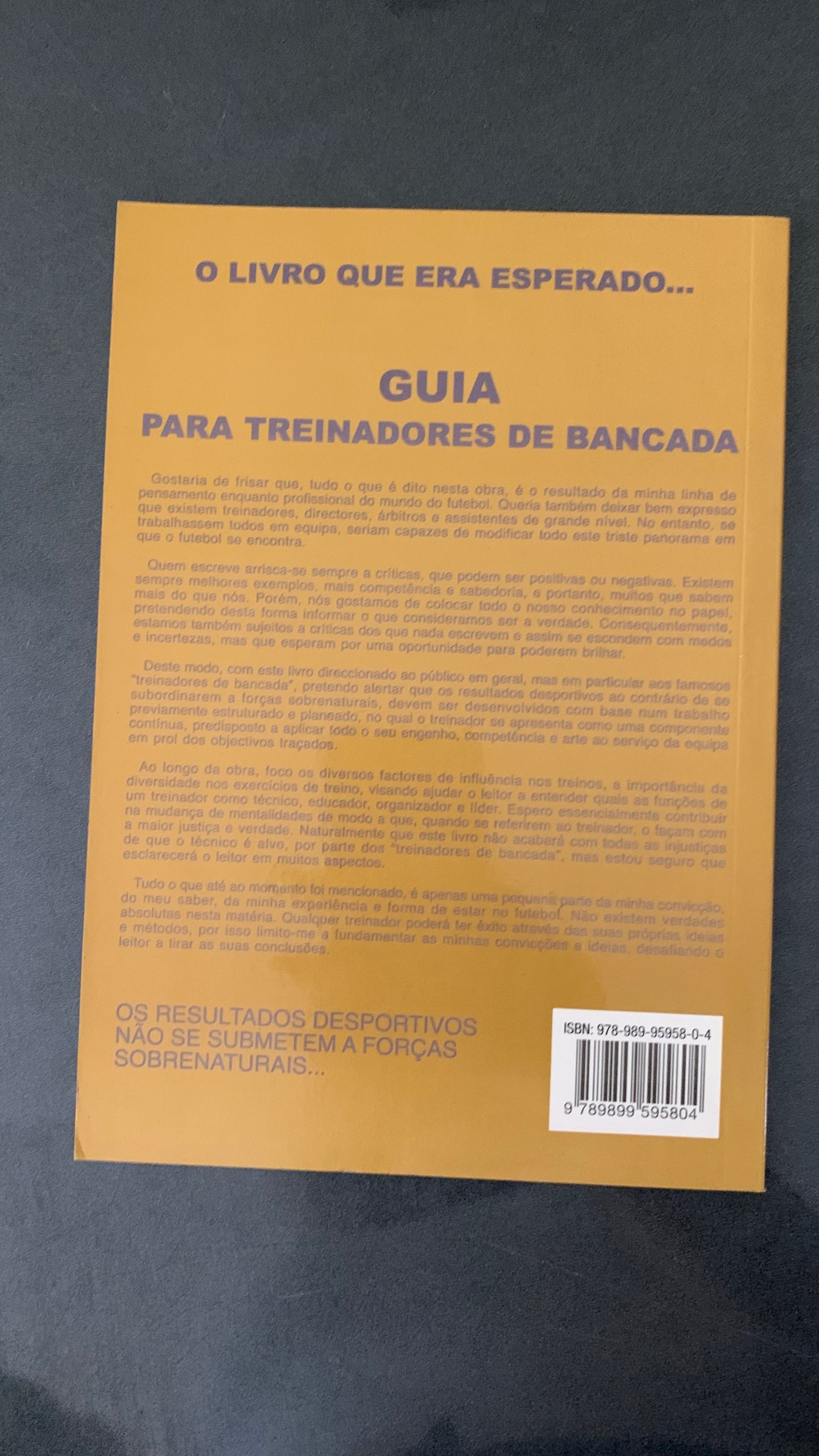 Livro “Futebol - Guia para treinadores de bancada” de José Ferraz