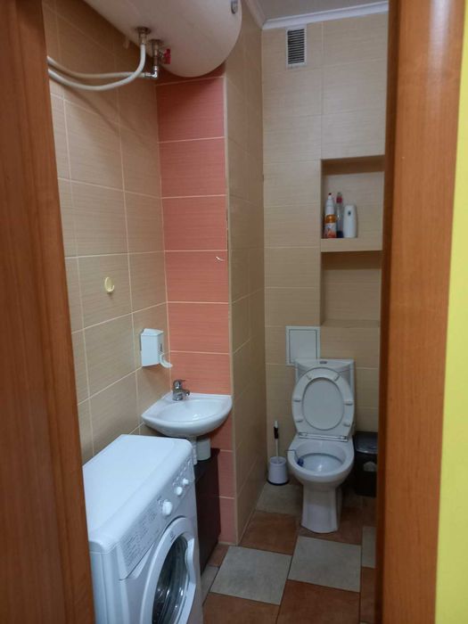 Продаж приміщення 88м2 1/10 м.Чернівці,Проспект