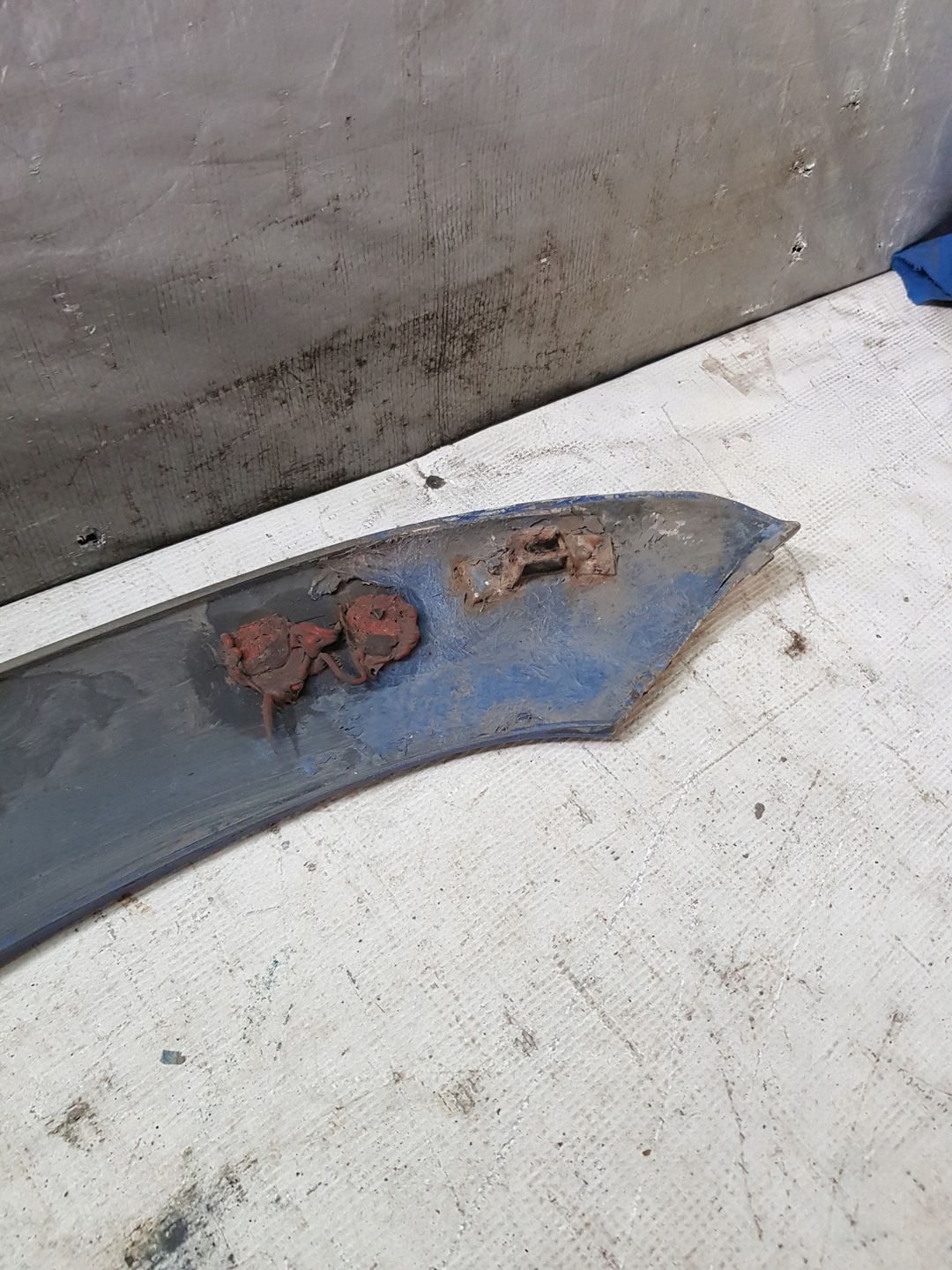 Listwa błotnika Tylnego Citroen Saxo Prawy tył