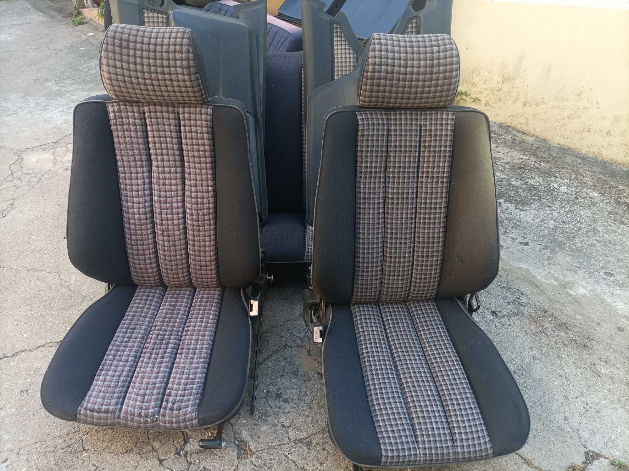 Conjunto bancos e forras de porta Mercedes 190 - Sportline