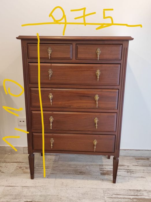 Móvel com 4 gavetas grandes e 2 pequenas