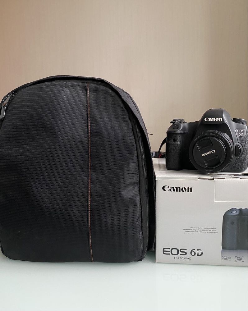 Продам фотокамеру Canon 6 D + 50 мм 1,8