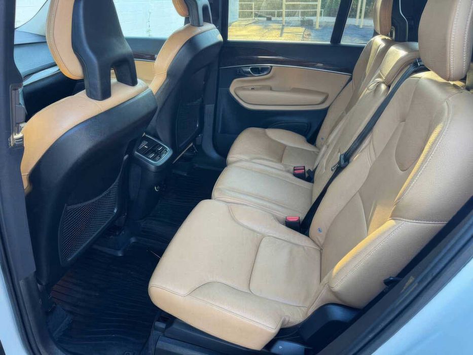 Volvo XC90      2016