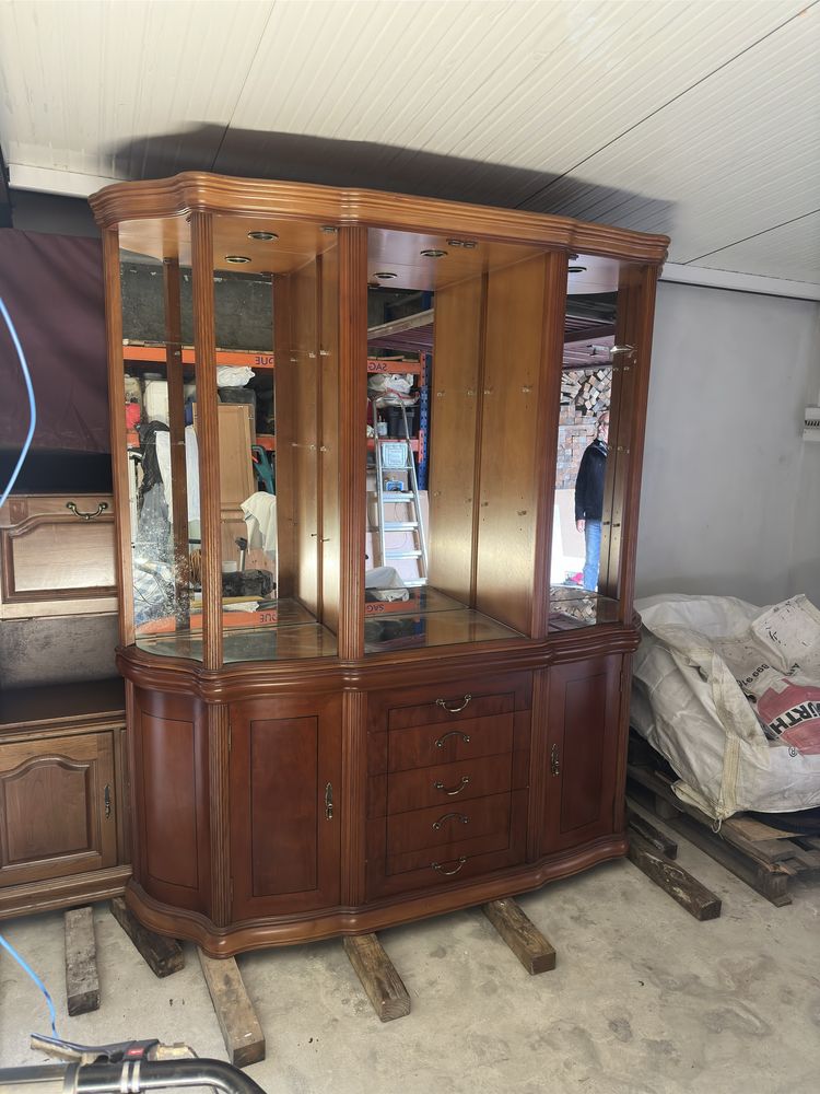 Movel de sala, estilo clássico.