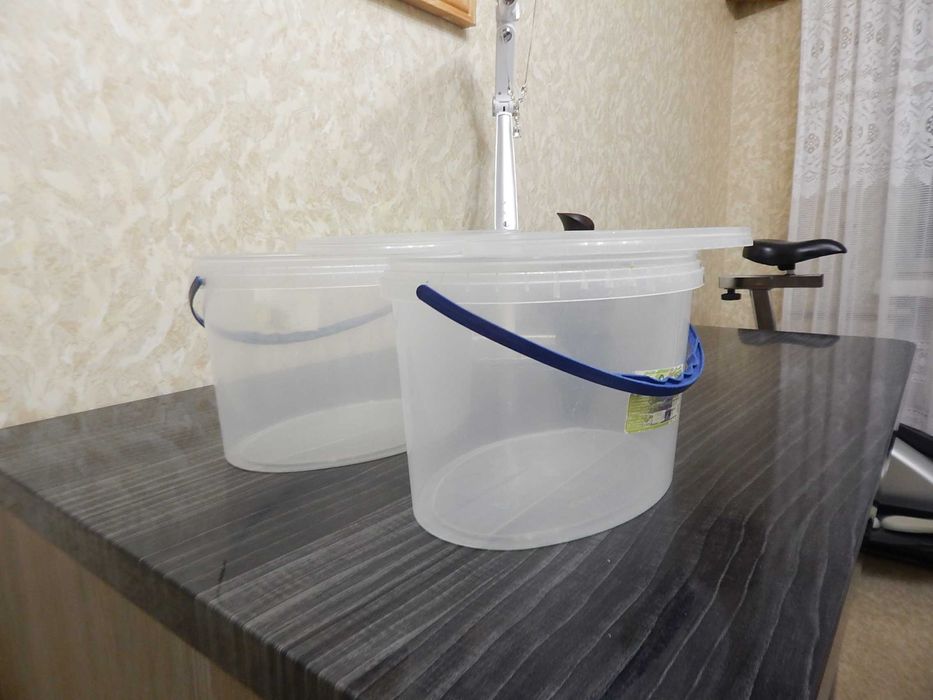 Пластиковое ведро эллипс для пищевых продуктов.