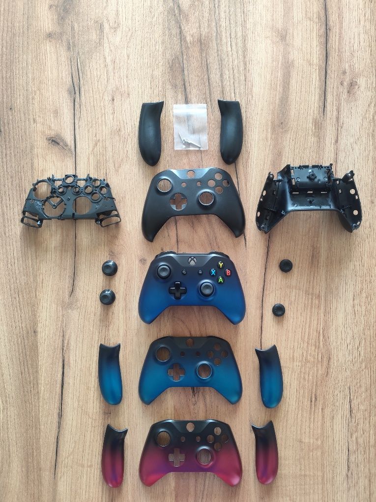 Zestaw - odnowiony pad Xbox One + dodatkowe obudowy