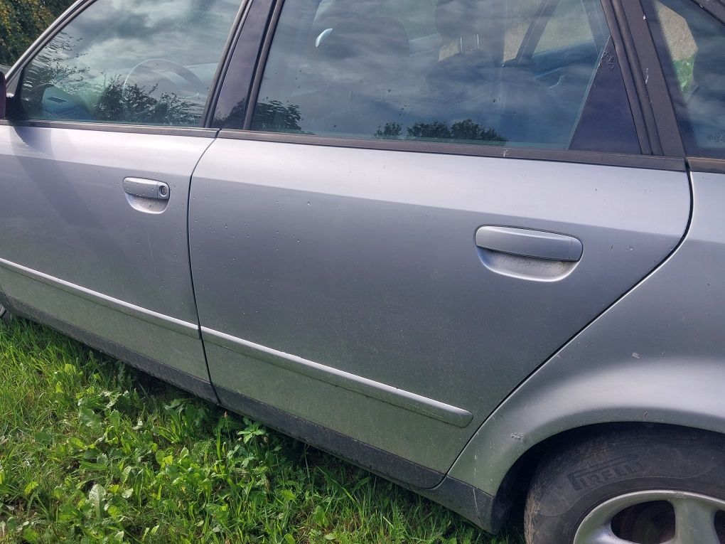 Audi a4 b6 1.9 tdi 130km silnik skrzynia drzwi maska Lampa kolor ly7w