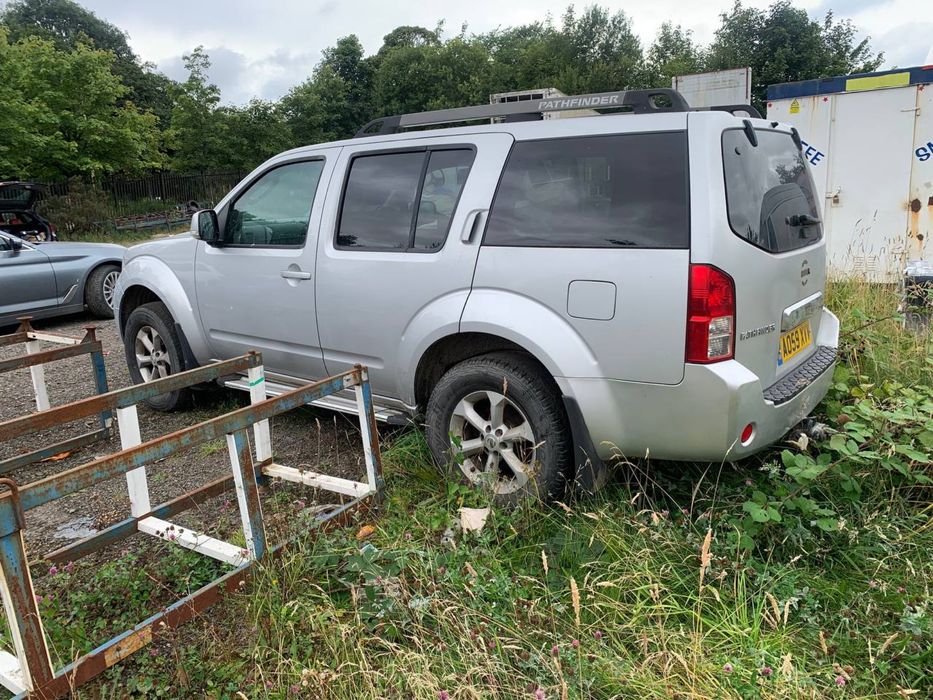 Nissan Pathfinder 2010року