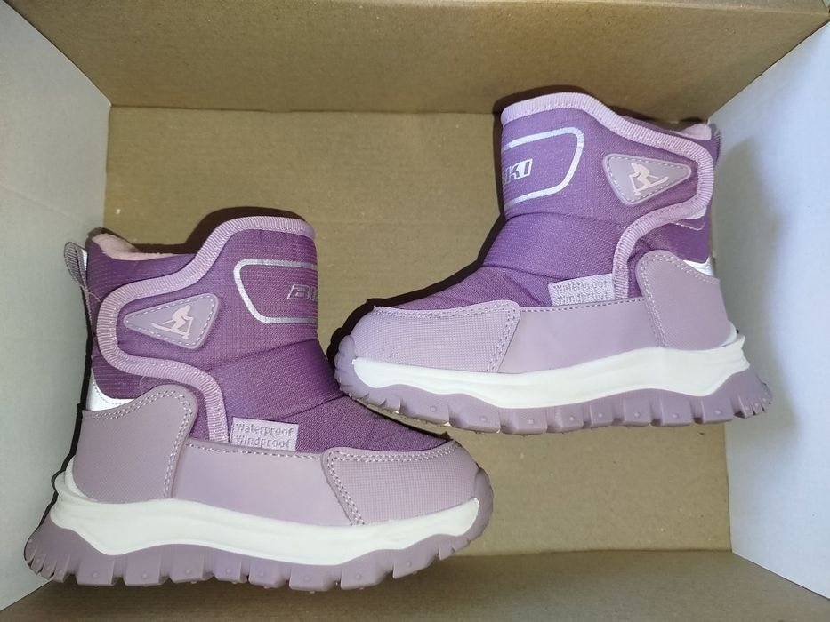 Зимове взуття для дівчинки