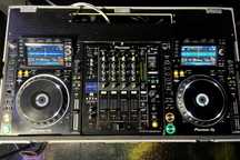 PIONEER DJ: 2x CDJ-2000 nexus 2 ( nxs2 ) + DJM-900 nexus + Case