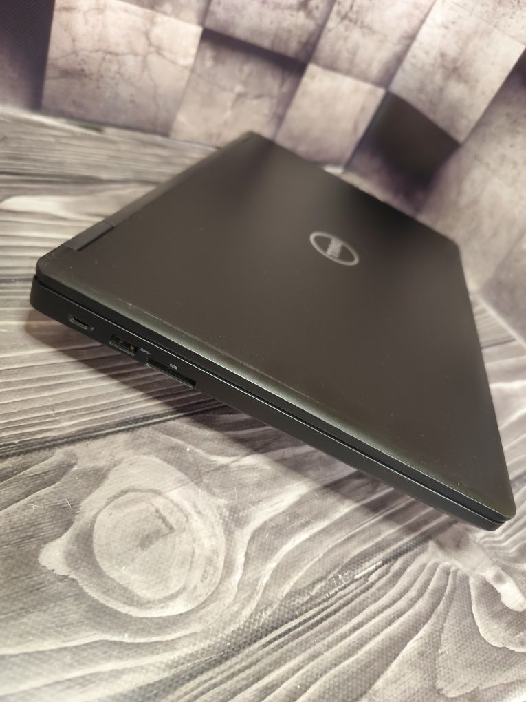 Dell 5590 Nvidia 940 I7 7820HQ 8 ram 128 SSD Excellent Bat ноутбук