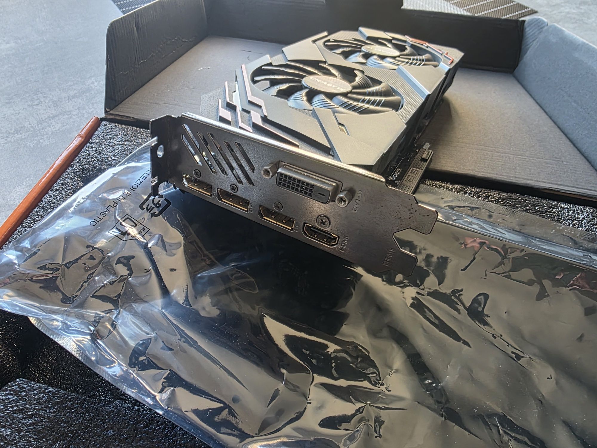 Karta graficzna GEFORCE GTX 1070 8GB