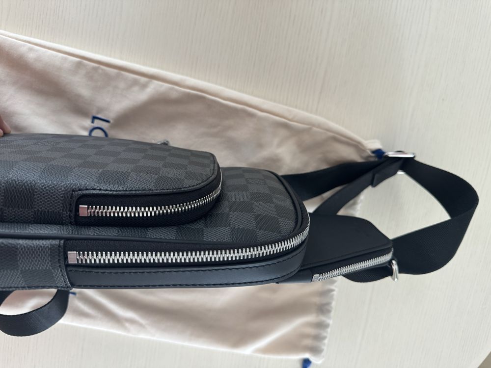 Сумка-слінг Louis Vuitton Avenue Sling Bag