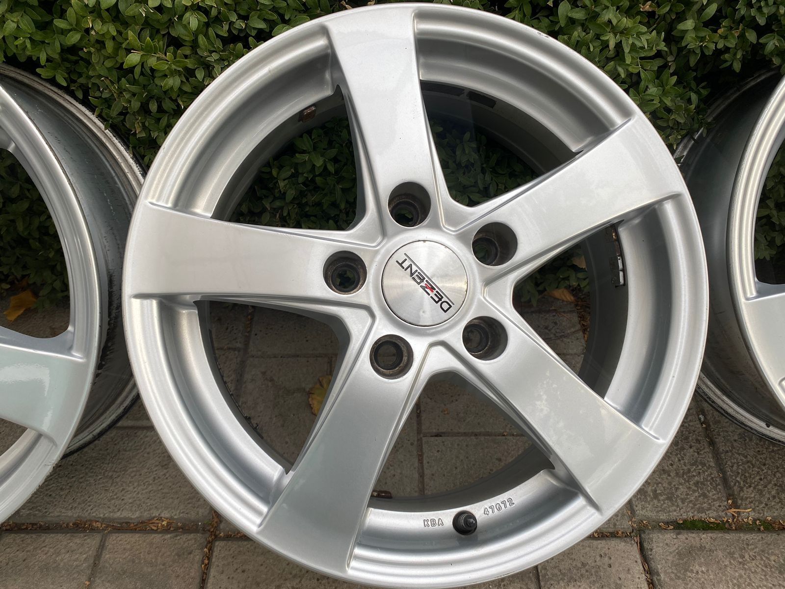 Продам комплект дисков   Skoda, Volkswagen,  DEZENT R 15