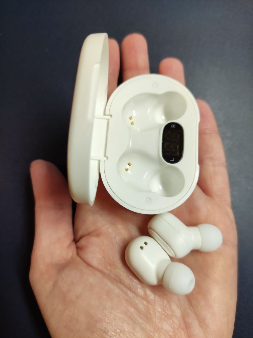 Słuchawki bluetooth, bezprzewodowe, z wyświetlaczem. NOWE.