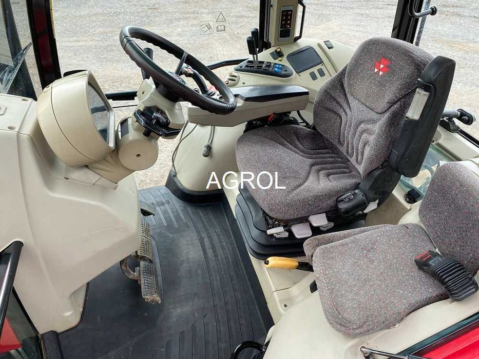 Massey Ferguson 5613 Dyna4, 2015r z ładowaczem MF956