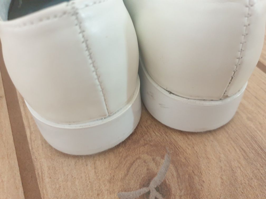 Białe buty komunijne rozm 29