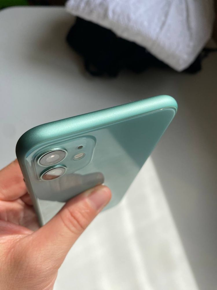 iPhone 11 64 ГБ смартфон