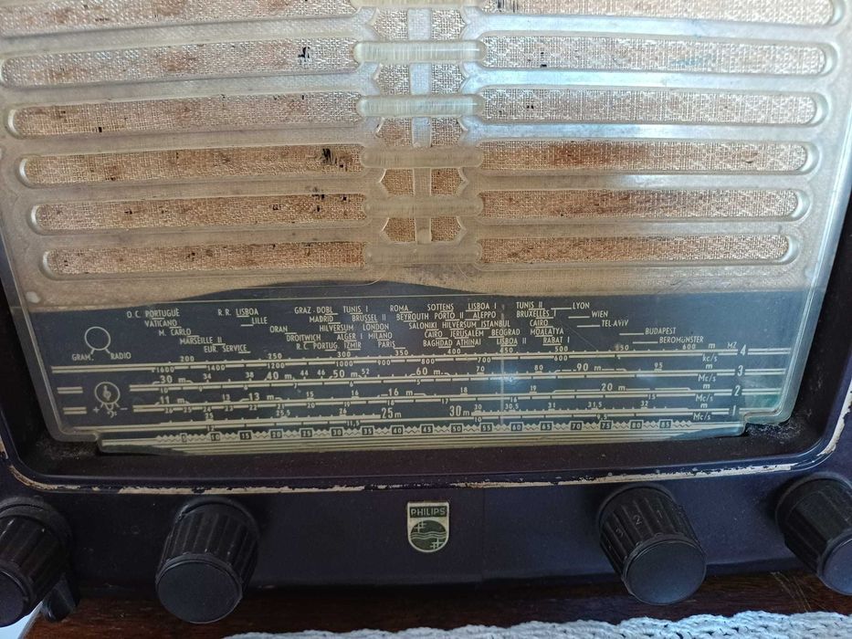 Rádio Philips antigo portátil