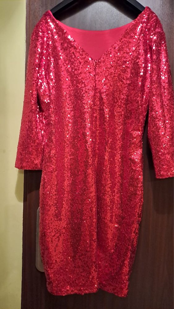Czerwona sukienka w cekiny Rozmiar M/L