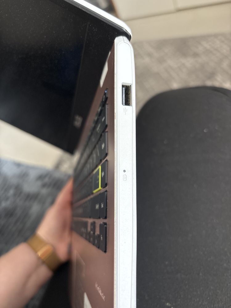 Laptop ASUS E410MA