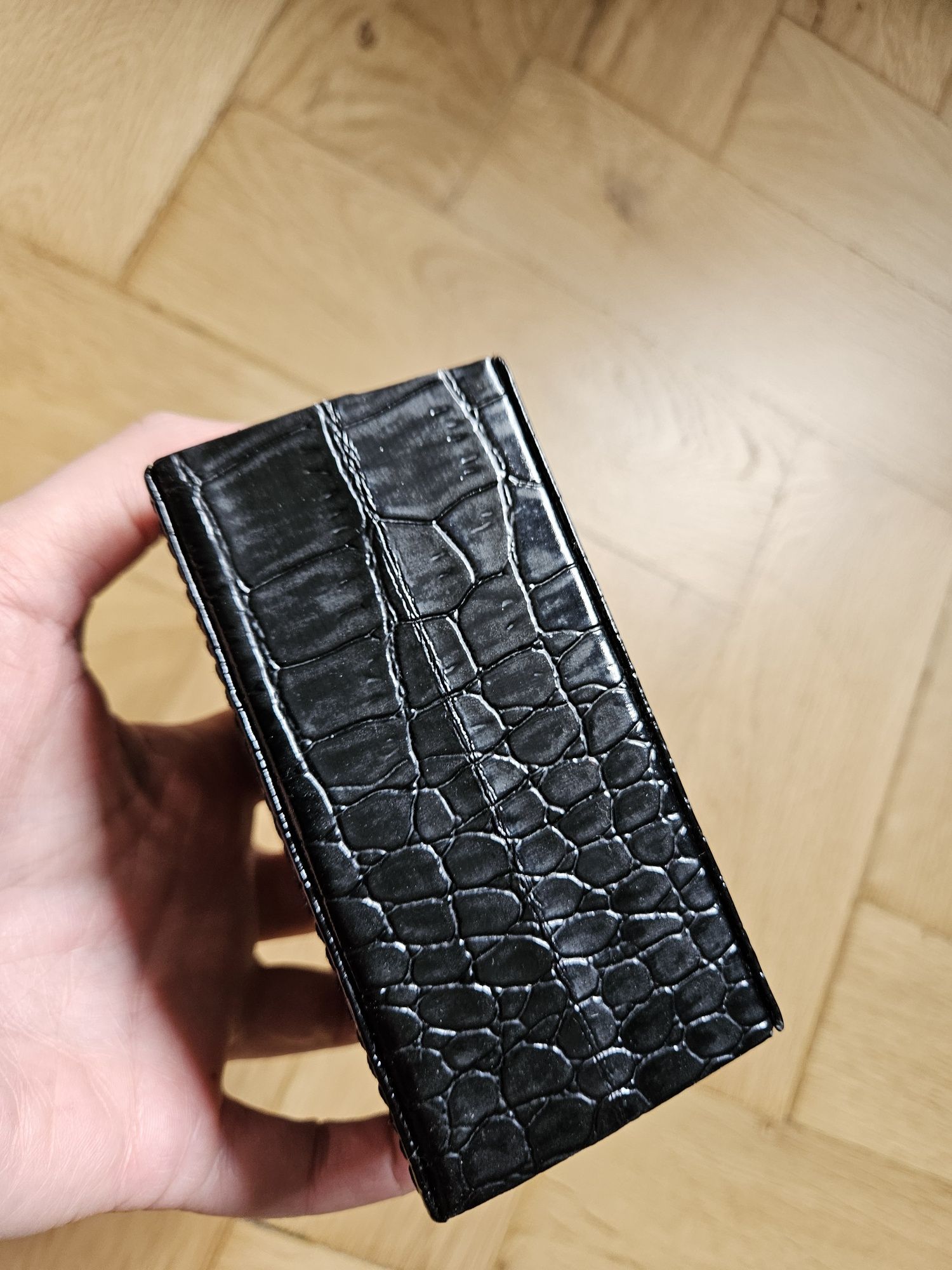 Kuferek na biżuterię z wyjmowaną tacką i podróżnym etui czarny