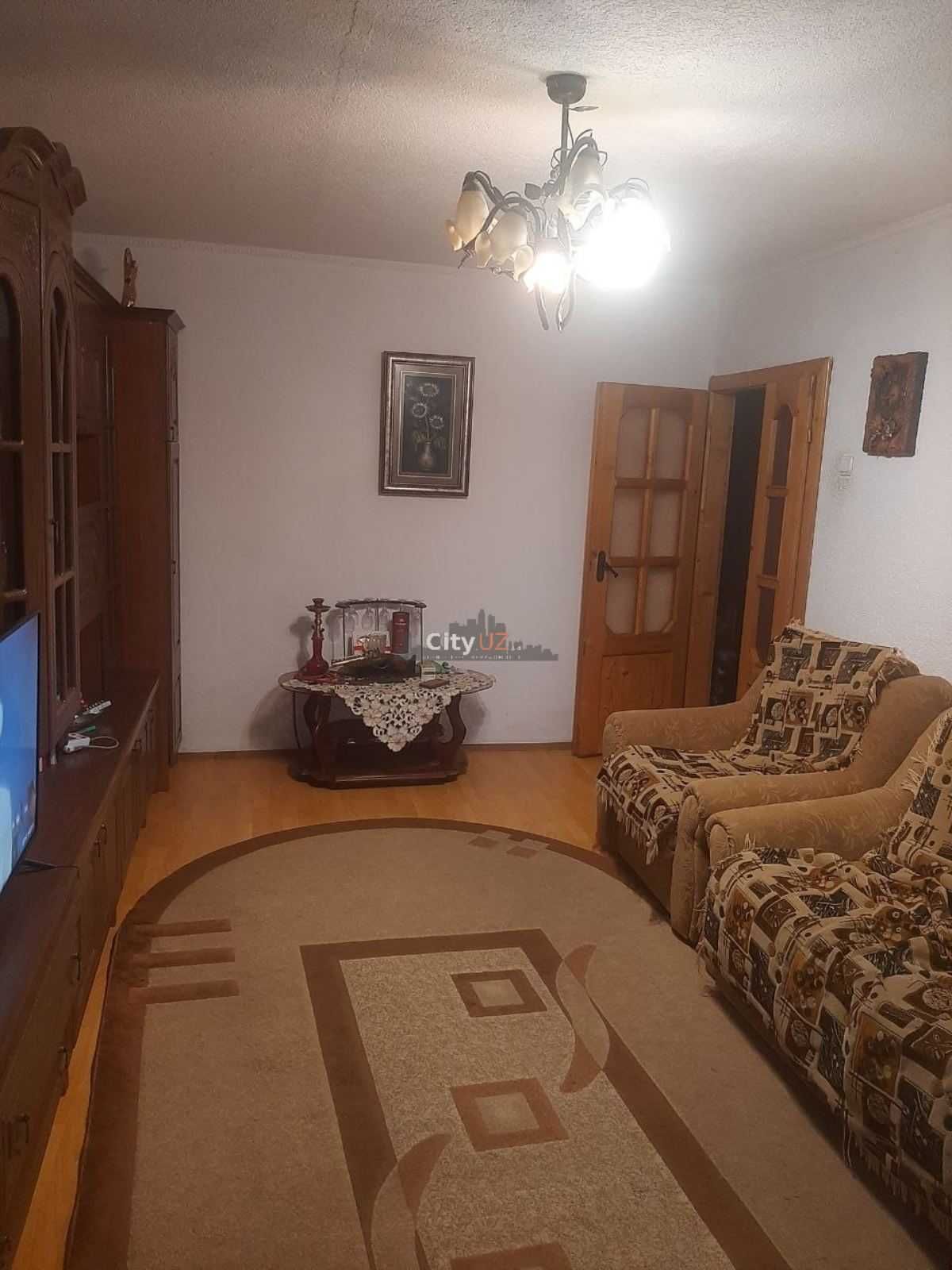 Продається квартира у Хусті