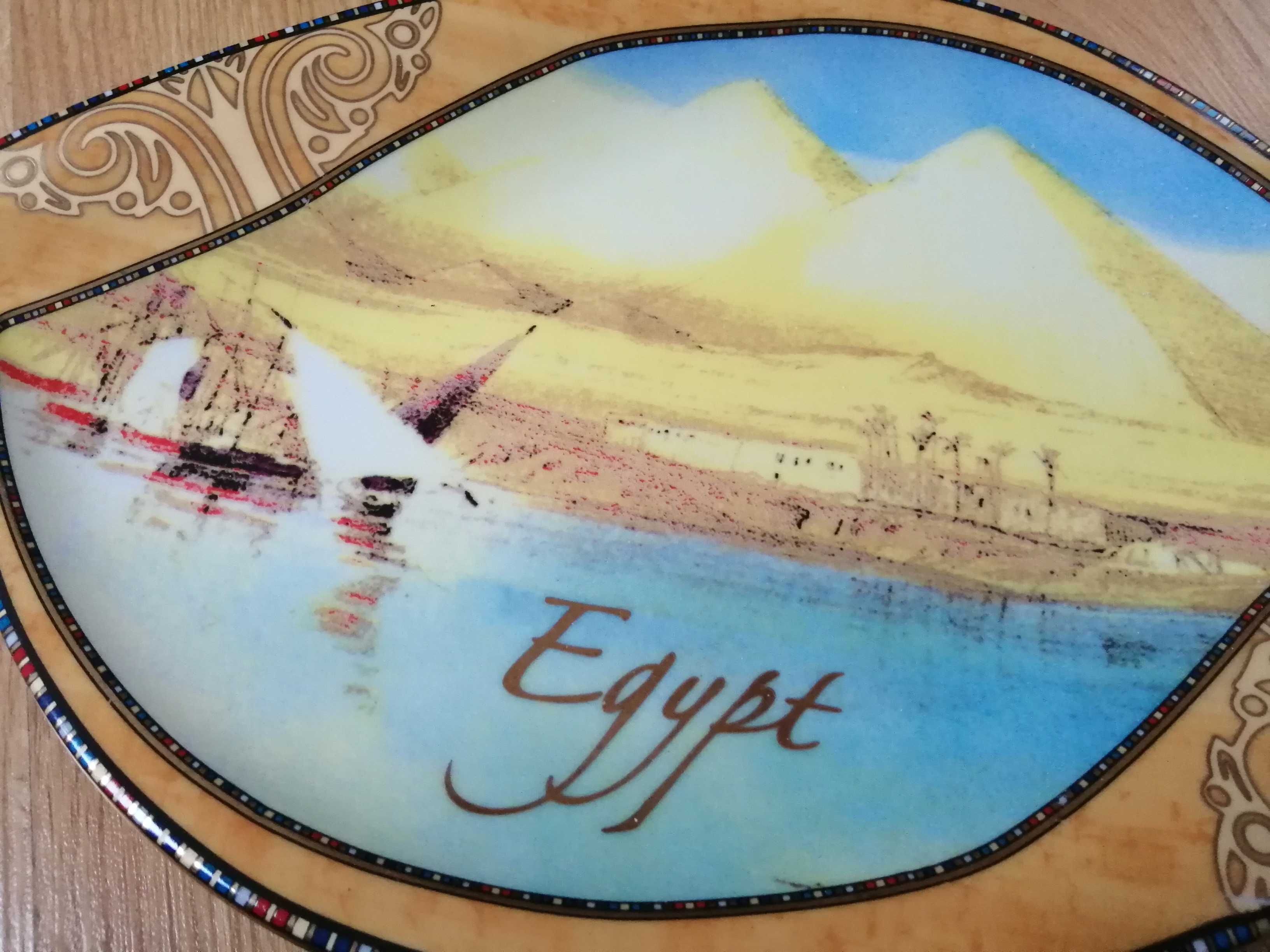 Półmisek / patera sygnowany Fathi Mahmoud, porcelana egipska.