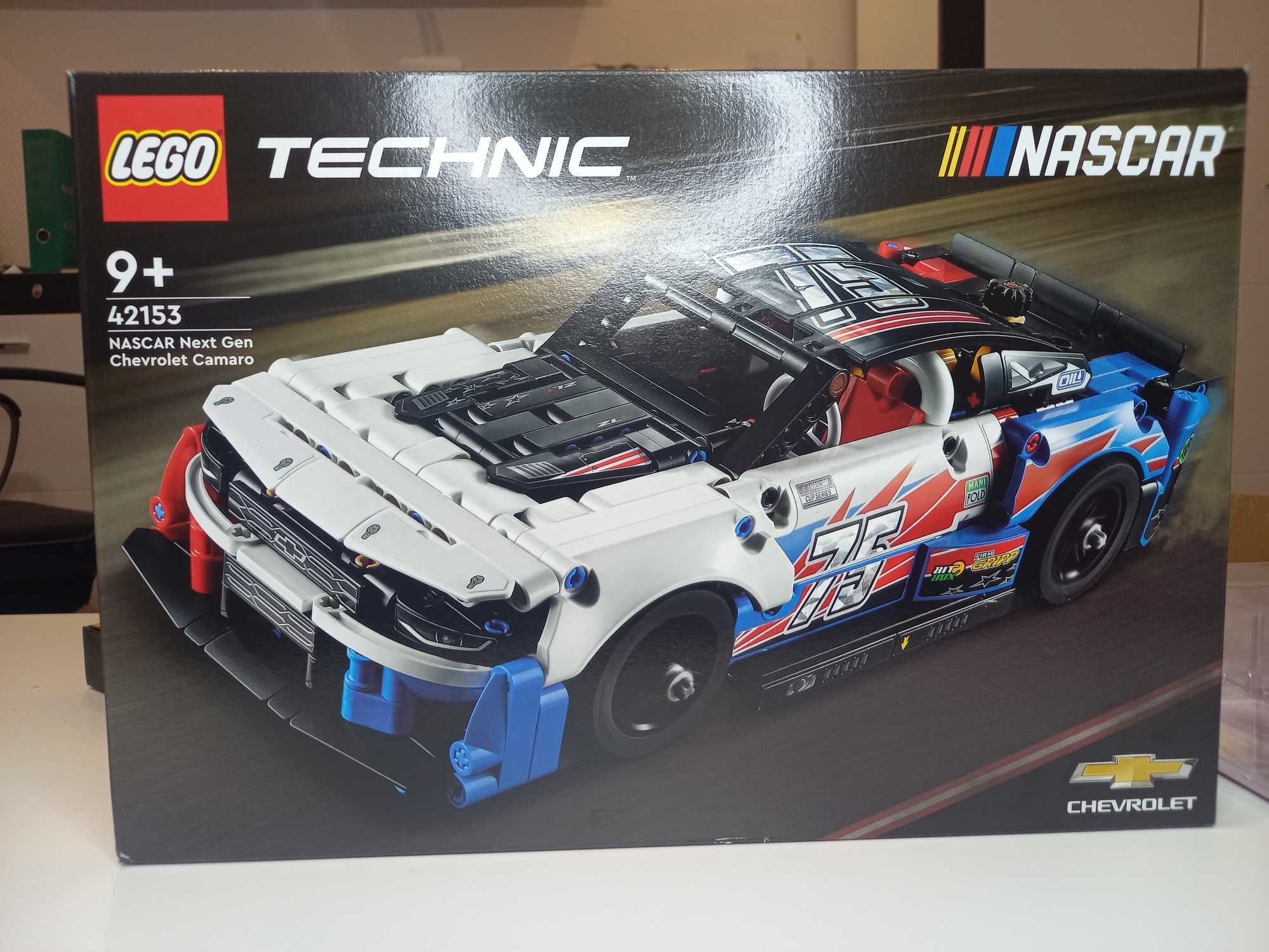 Zestaw LEGO 42153 Technic Nowy Chevrolet Camaro ZL1 z serii NASCAR