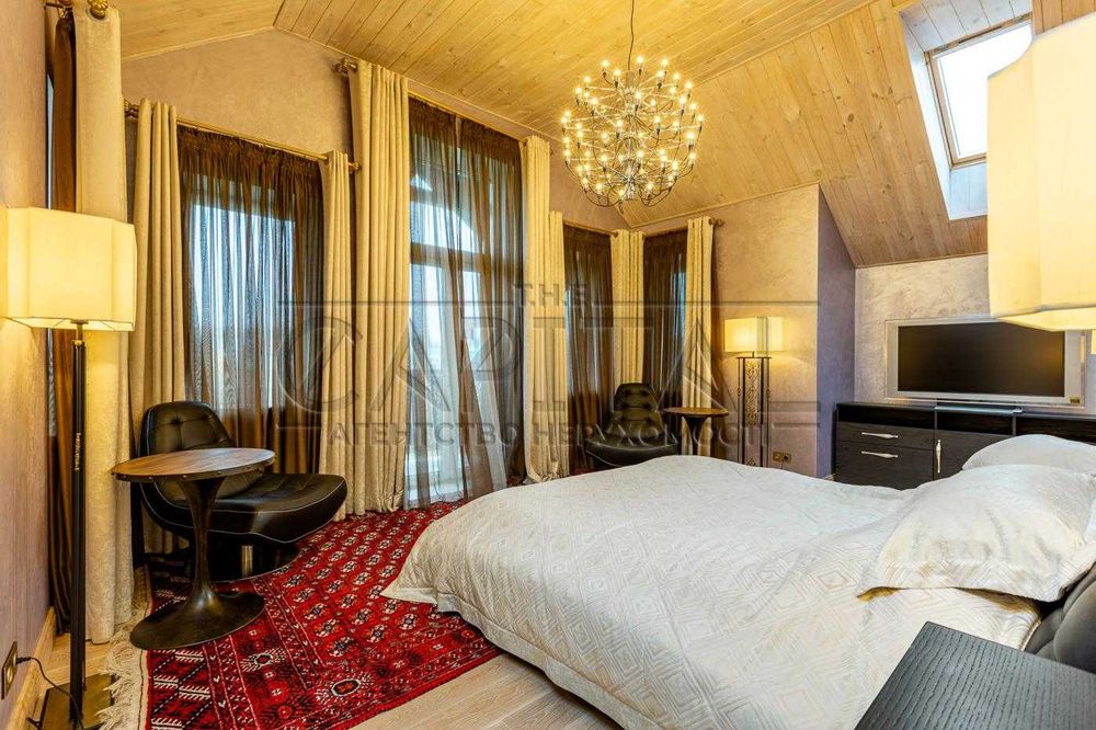 Оренда будинку з виходом до річки в КМ Світанок 2 село Плюти 380 м2