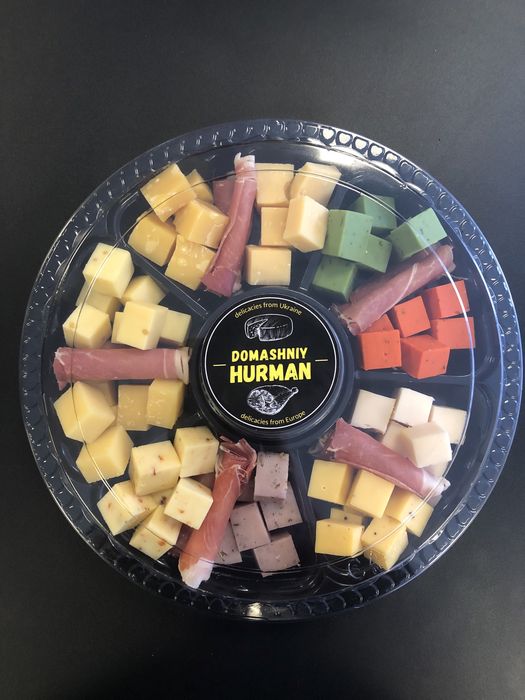 Сирна тарілка з єваропейськіх сирів