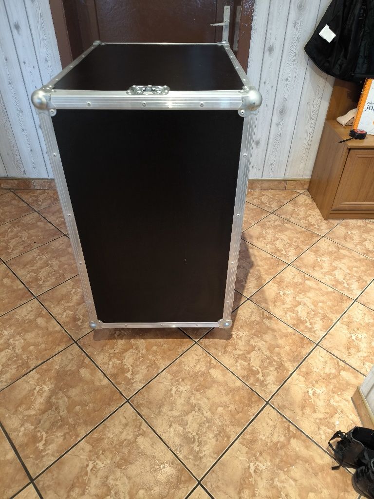 Case rack 19u pojemna skrzynia prawie jak nowa
