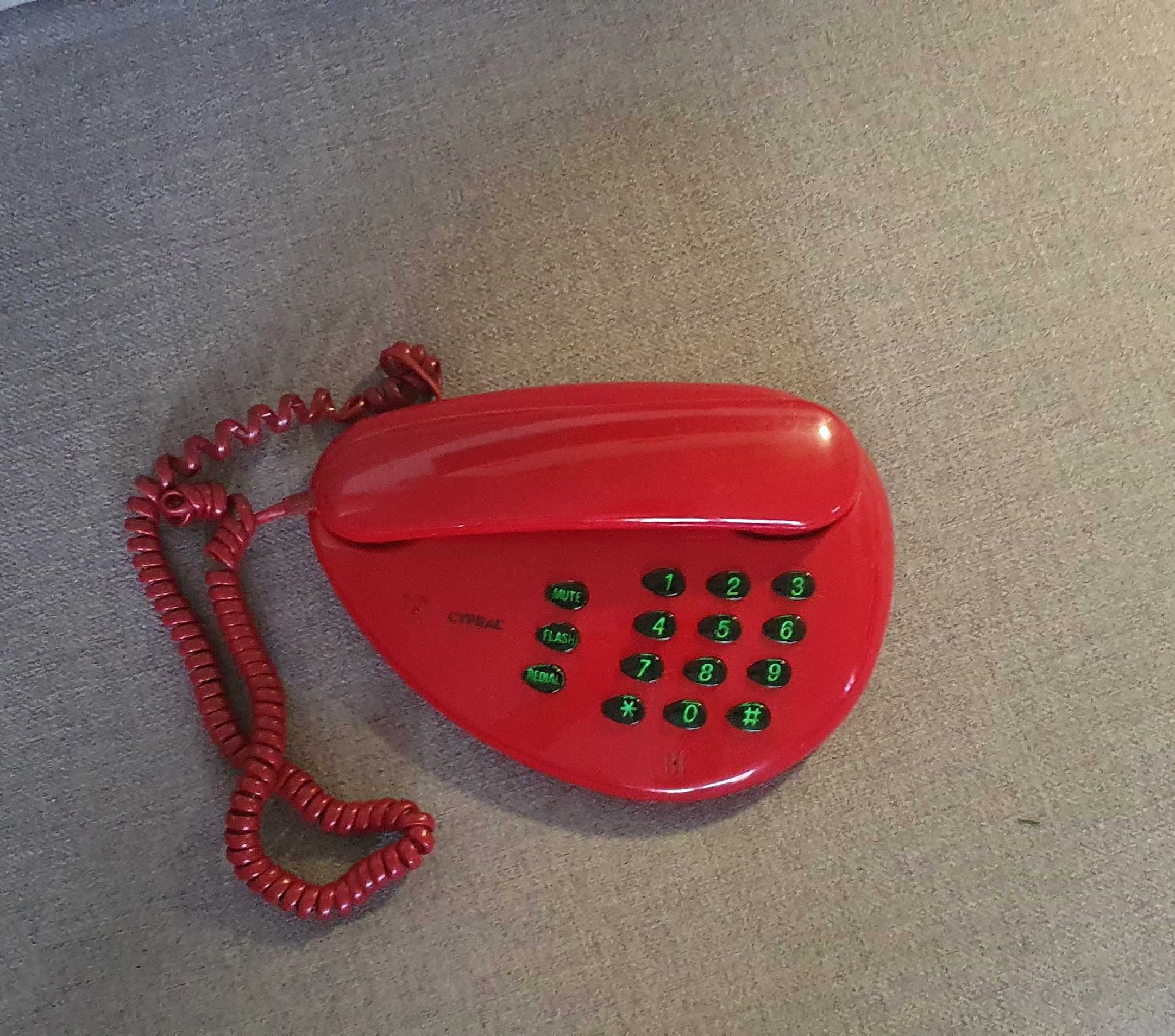 Telefon stacjonarny PRL. Cyfral C-903.