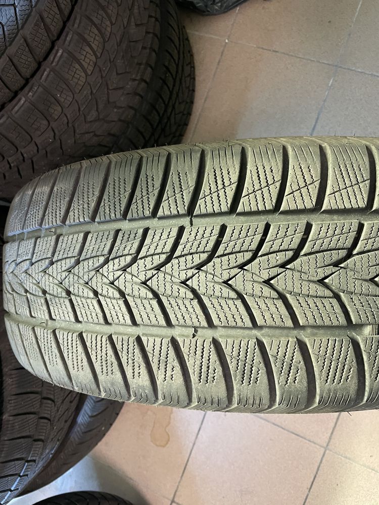 Opony zimowe 235/50R20, 265/45R20
