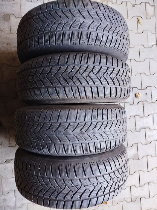 Opony zimowe 235/65r 17 Dunlop