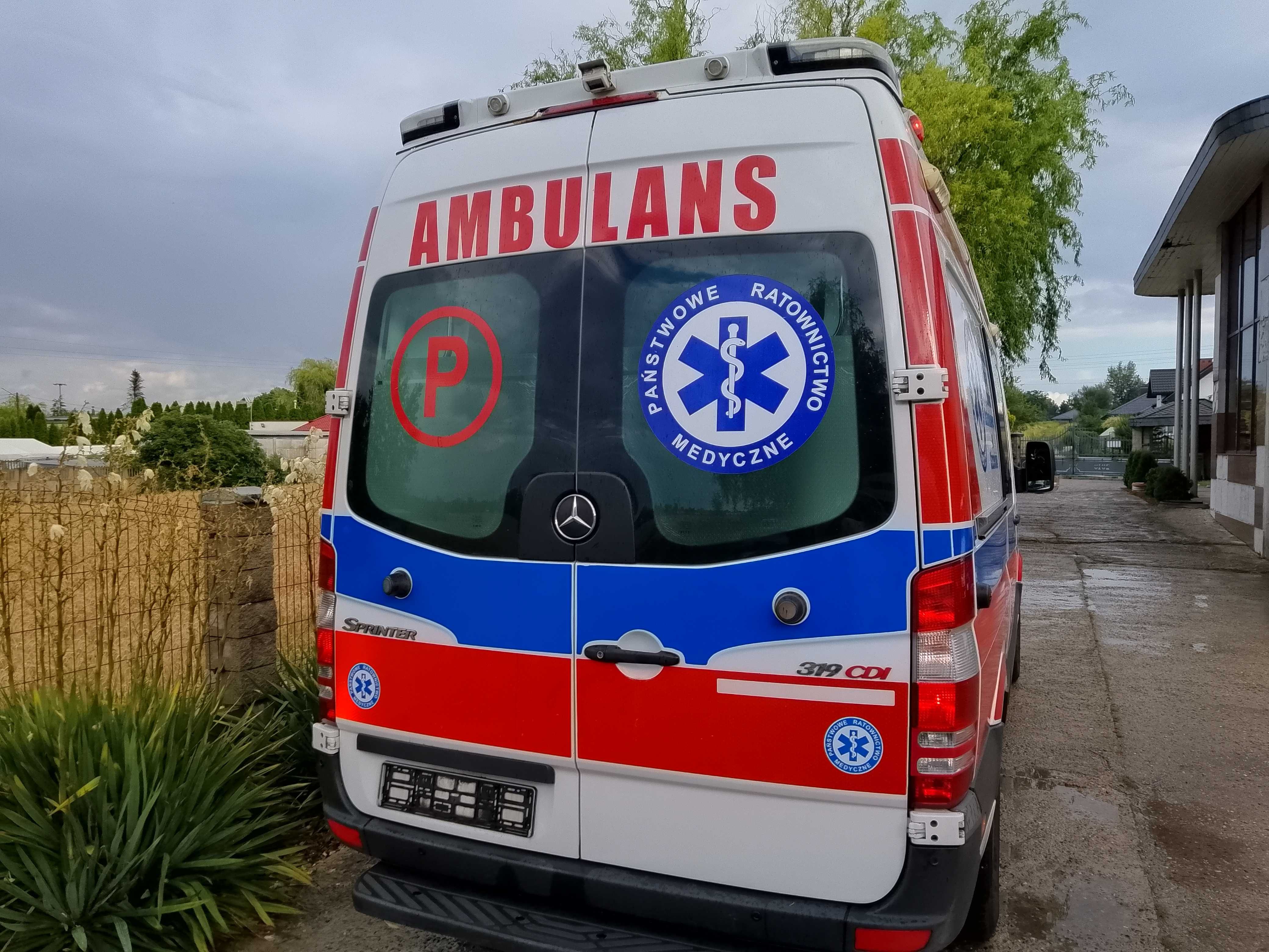 Ambulans Karetka 2012R Sanitarny Mercedes Sprinter 319 Automat Kamper