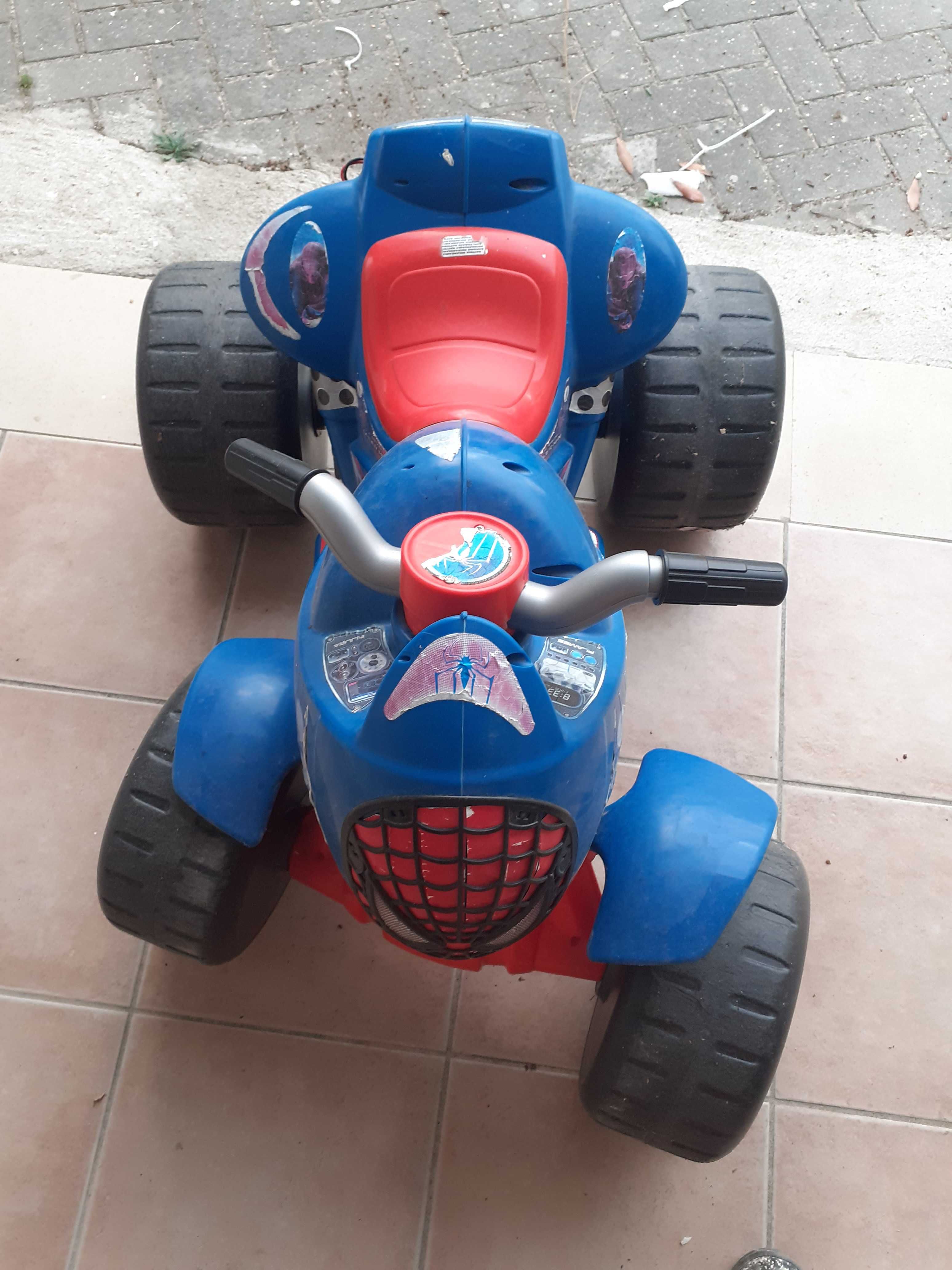 Moto 4 eléctrica infantil