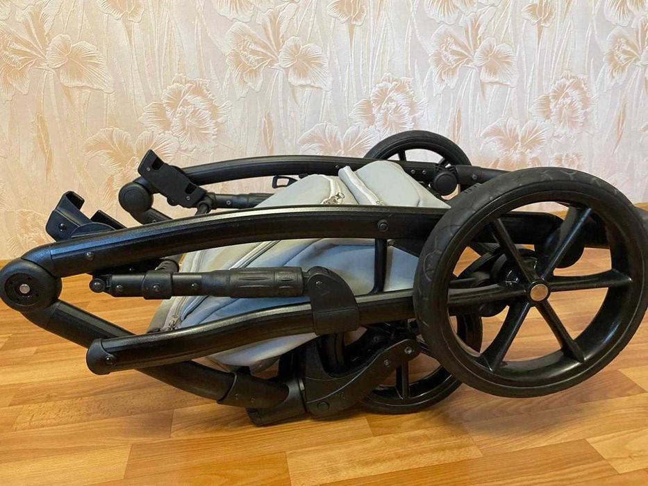 Продам дитячу коляску у відмінному стані