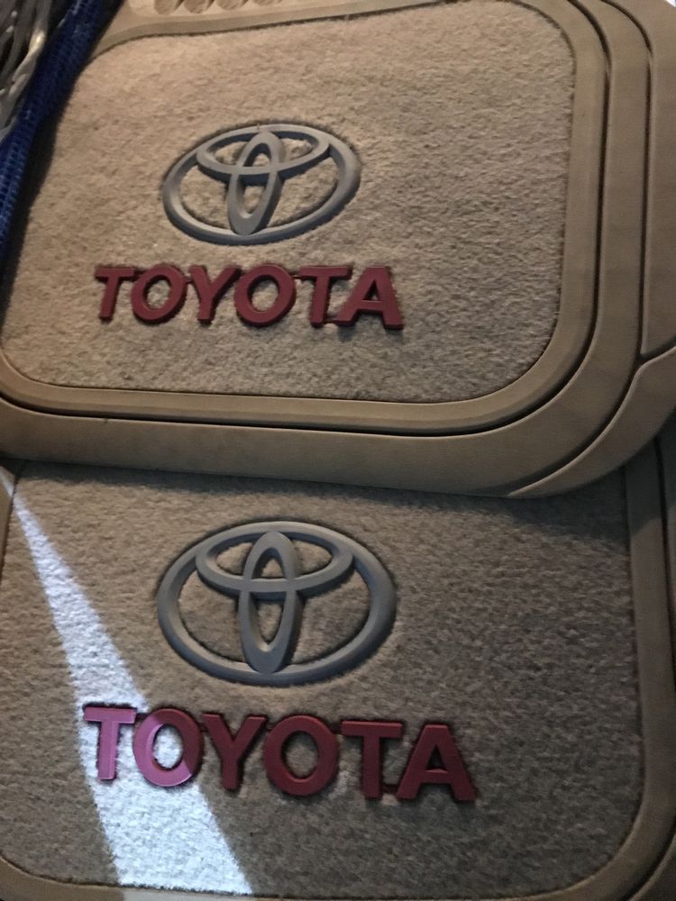 Оригинальные коврики в Авто Toyota