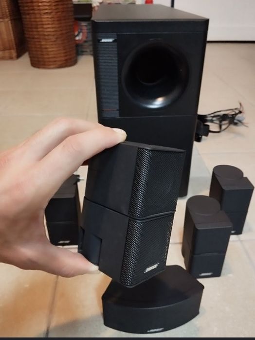 Sistema BOSE Acoustimass 10 com satélites Jewel